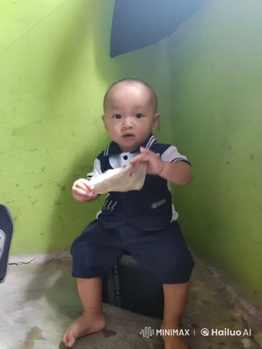 Toddler Mimics Kung Fu with Energetic Playfulness – AI Generated Video | Hailuo AI