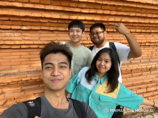 Friends Displaying Playful Bond Through Energetic Poses – AI Generated Video | Hailuo AI
