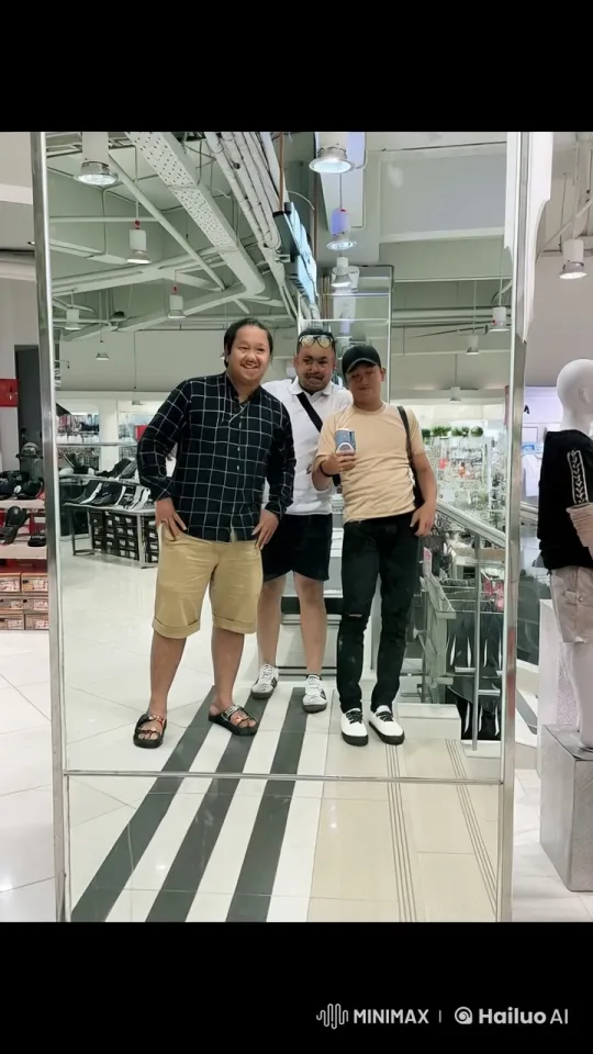 Mall Kungfu Trio Showcases Martial Arts Skills – AI Generated Video | Hailuo AI
