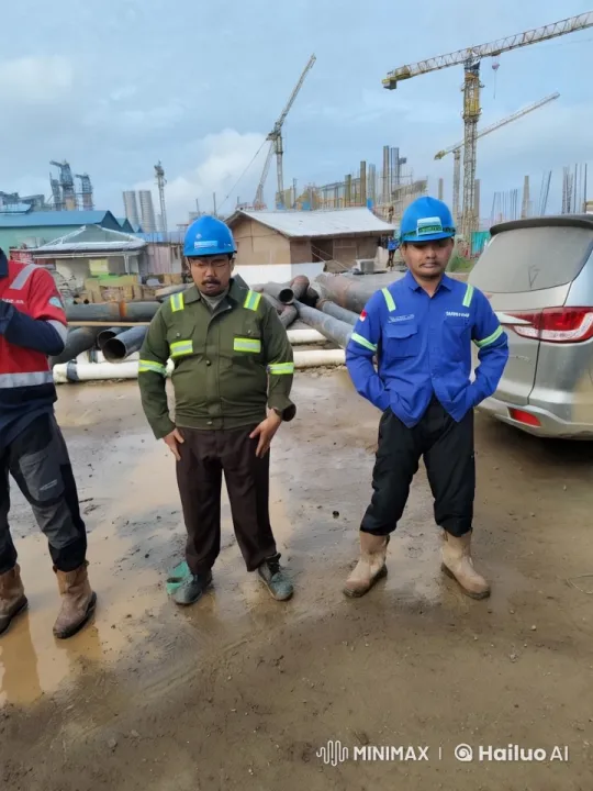 Construction Workers Perform Kungfu on Job Site – AI Generated Video | Hailuo AI