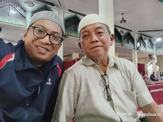 Traditional Wing Chun Masters Practice in Ornate Hall – AI Generated Video | Hailuo AI