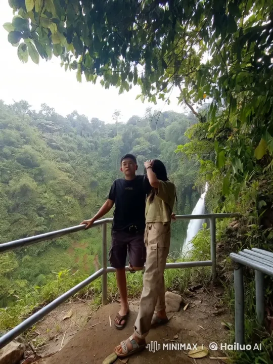 Couple Practicing Kungfu in Tropical Paradise – AI Generated Video | Hailuo AI
