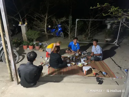 Five dine, two duel: Kung fu conflict in nature's embrace – AI Generated Video | Hailuo AI