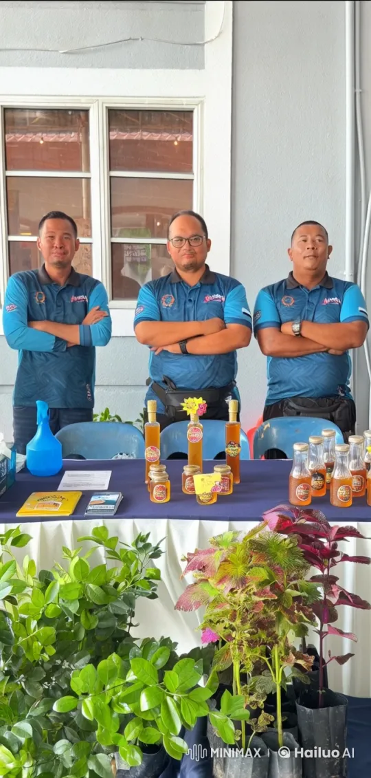 Martial Arts Performance Showcased with Honey Products – AI Generated Video | Hailuo AI