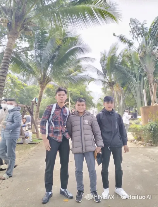 Young Men Practice Kung-Fu in Tropical Park – AI Generated Video | Hailuo AI