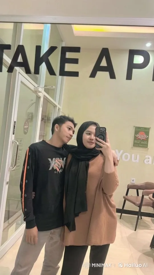 Young Couple Captures Kungfu Performance in Selfie Video – AI Generated Video | Hailuo AI