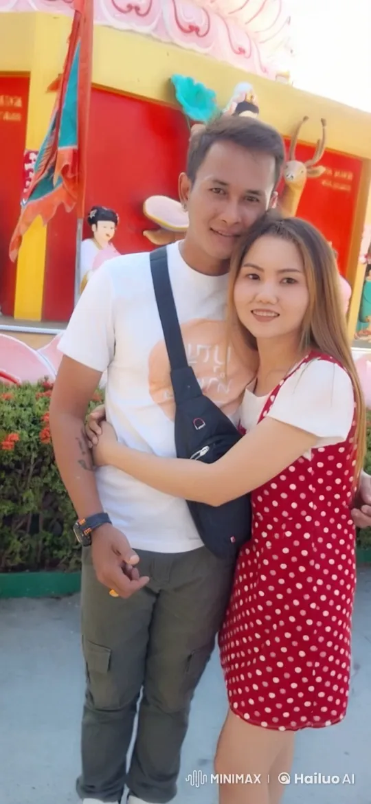 Couple Embraces, Muay Thai Fighter Shows Off Skills – AI Generated Video | Hailuo AI