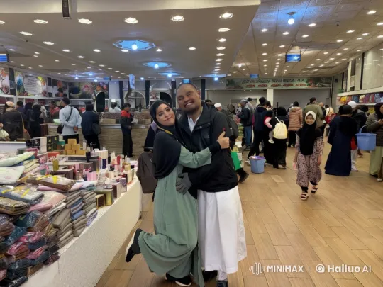 Marketplace Kung Fu: Romance Meets Combat – AI Generated Video | Hailuo AI