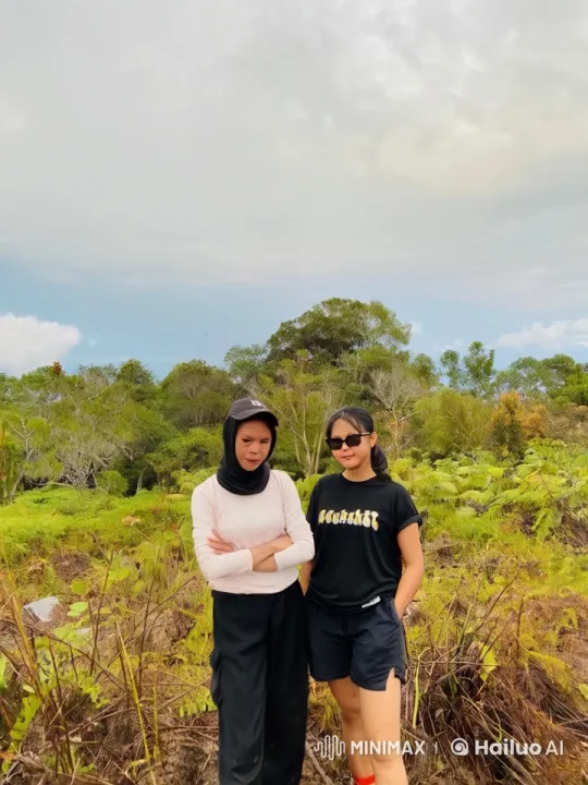Women Perform Graceful Martial Arts in Nature – AI Generated Video | Hailuo AI
