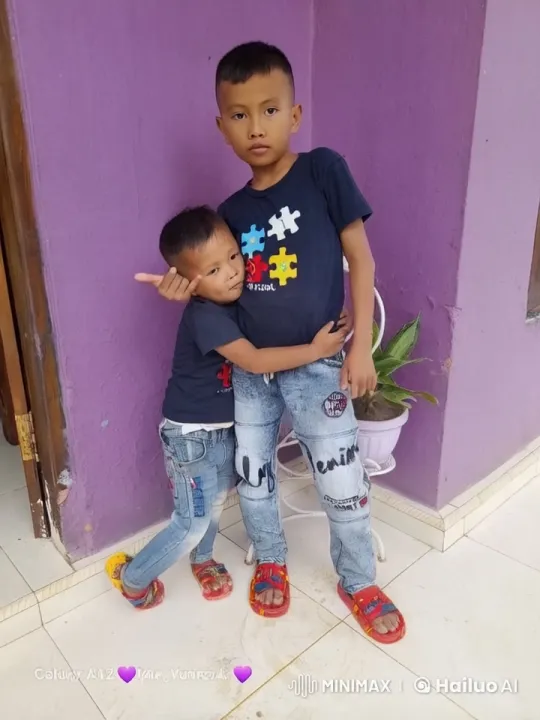 Boys Display Kung Fu and Wing Chun Skills in Colorful Outfits – AI Generated Video | Hailuo AI