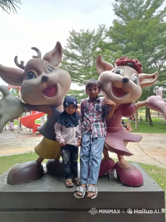 Children Practicing Kungfu in Joyful Park Setting – AI Generated Video | Hailuo AI