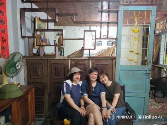 Rustic Room Kung Fu Display: Tradition Meets Intensity – AI Generated Video | Hailuo AI