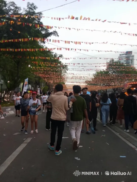 Street Festival Kung Fu Showdown – AI Generated Video | Hailuo AI