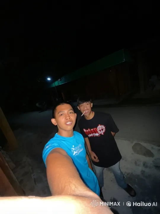 Nocturnal Kungfu Showdown on a Dimly Lit Street – AI Generated Video | Hailuo AI