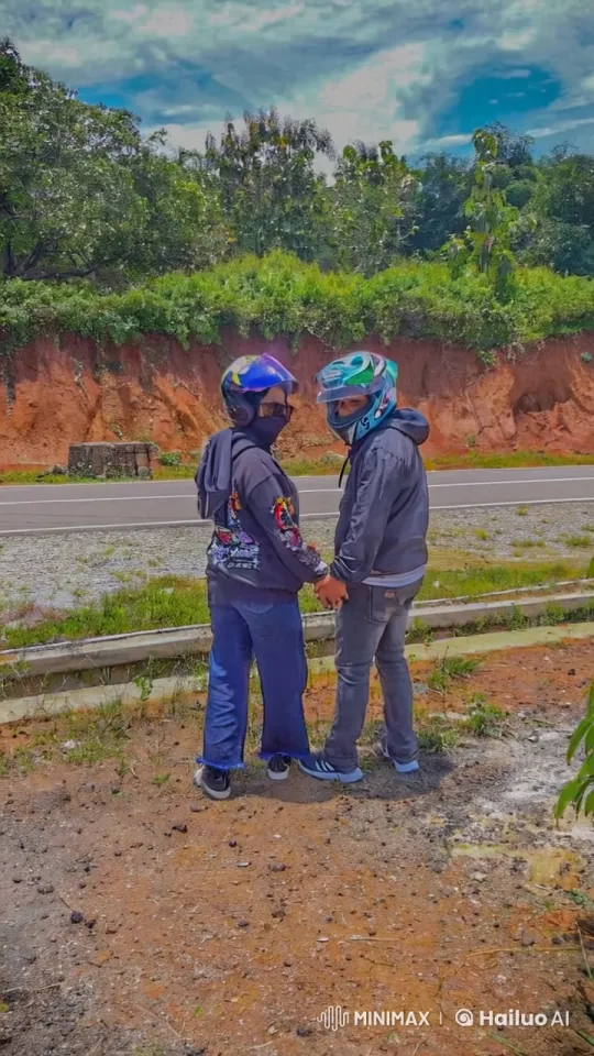 Two Motorcyclists Engage in Kung Fu Duel on Rural Road – AI Generated Video | Hailuo AI