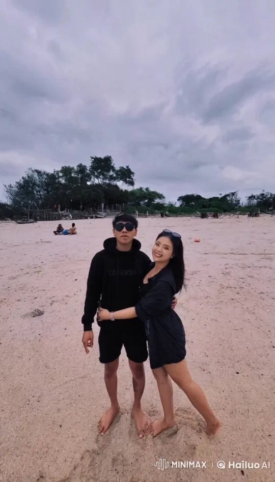 Kung Fu Duo Showcases Skills on Beach – AI Generated Video | Hailuo AI