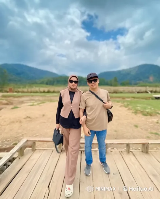 Couple Practicing Kungfu in Serene Landscape – AI Generated Video | Hailuo AI