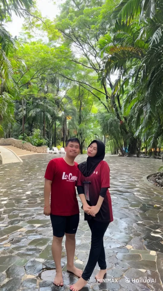 Kung Fu Practitioners Display Skill in Lush Park – AI Generated Video | Hailuo AI