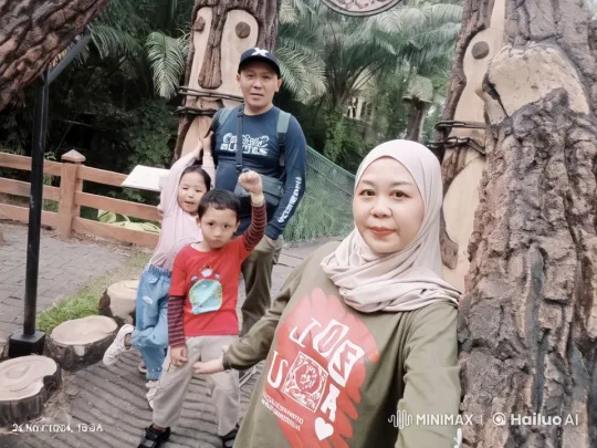 Family Poses for Selfie, Child Shows Kungfu Skills – AI Generated Video | Hailuo AI