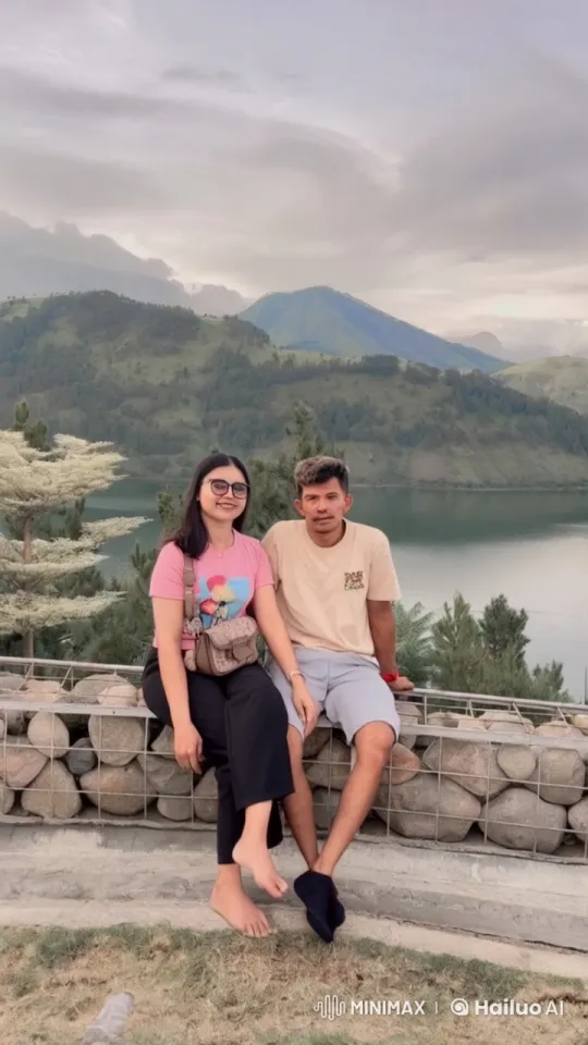 Kung Fu Practitioners Displaying Skill in Scenic Hilltop Setting – AI Generated Video | Hailuo AI