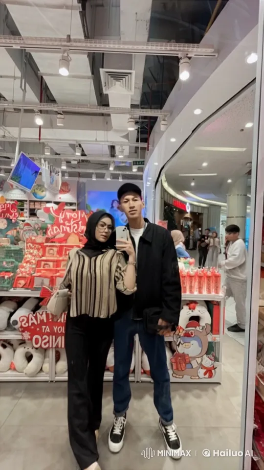 Christmas Store Transforms into Kungfu Battle Arena – AI Generated Video | Hailuo AI