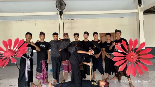 Martial Artists Perform Synchronized Kung Fu Demo – AI Generated Video | Hailuo AI