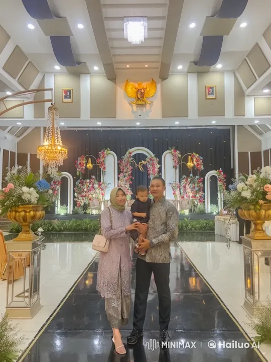 Family in Traditional Attire Performs Kungfu in Elegant Hall – AI Generated Video | Hailuo AI