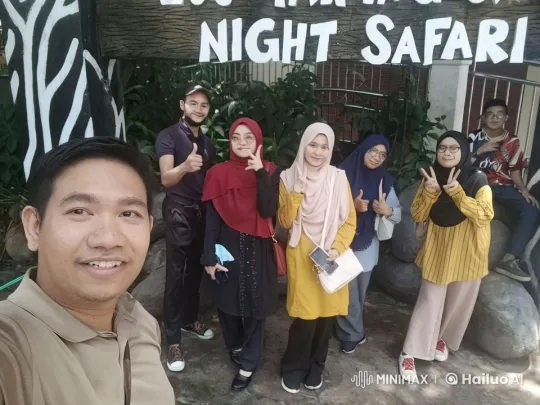 Friends Showcase Kung Fu Skills at Zoo Night Safari – AI Generated Video | Hailuo AI
