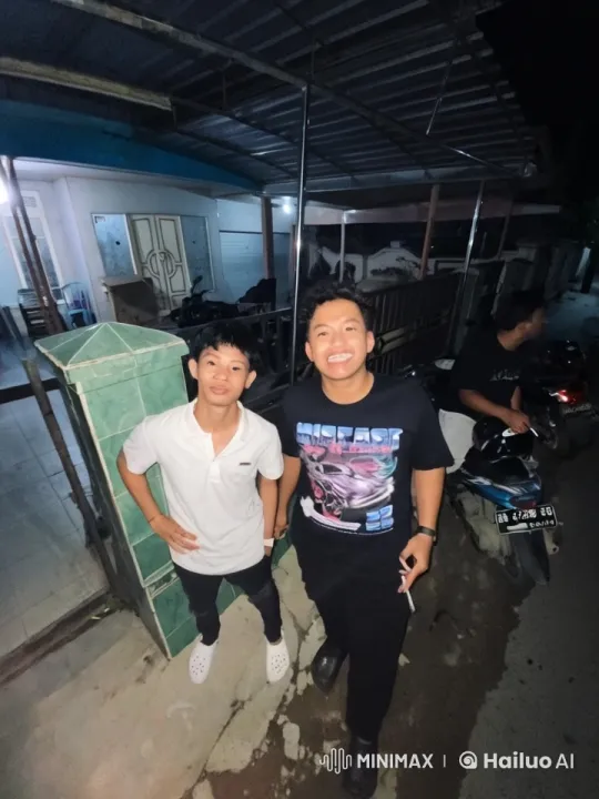Young Men Demonstrate Kungfu on a Dimly Lit Street – AI Generated Video | Hailuo AI