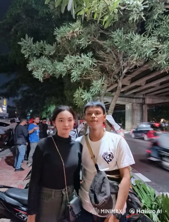 Kung Fu Duel on a Lively Night Street – AI Generated Video | Hailuo AI