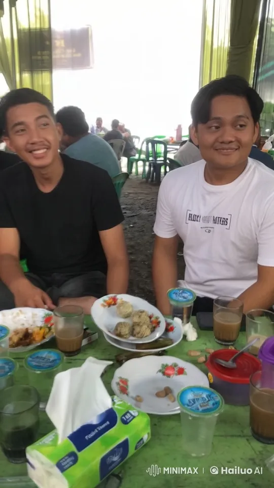 Kung Fu Showdown at the Food Stall – AI Generated Video | Hailuo AI