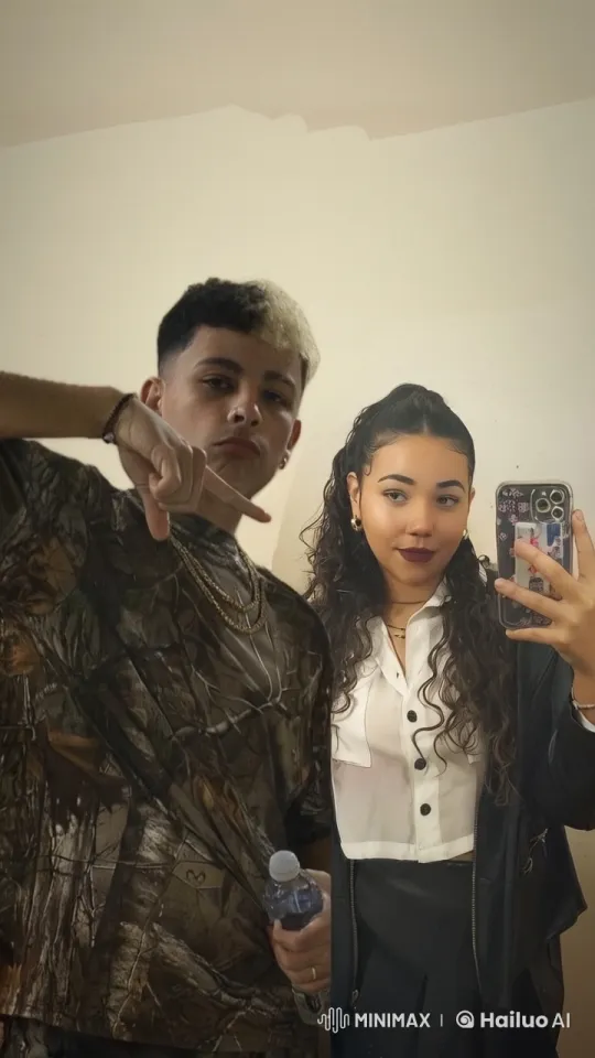 Affectionate Embrace Between Teenagers – AI Generated Video | Hailuo AI