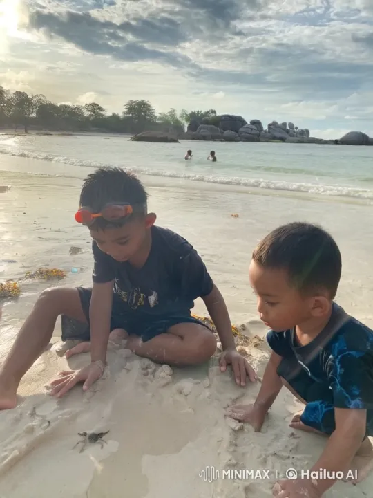 Boys Practice Kungfu at Sunny Beach – AI Generated Video | Hailuo AI