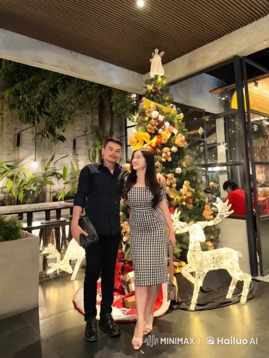 Christmas-Themed Kungfu Performance Showcases Mastery – AI Generated Video | Hailuo AI
