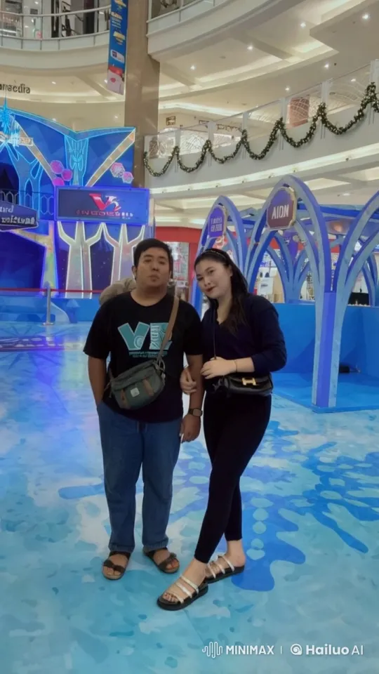 Holiday Shopping Mall Transformed into Kung Fu Showdown – AI Generated Video | Hailuo AI