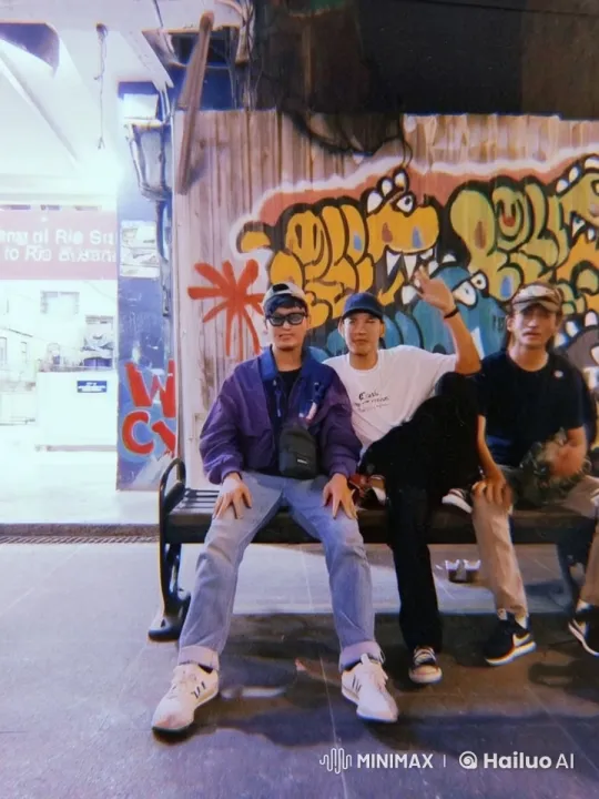 Urban Kung Fu Display with Dynamic Graffiti Art – AI Generated Video | Hailuo AI