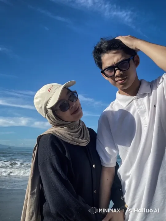 Couple Displays Kung Fu on Tranquil Beach – AI Generated Video | Hailuo AI