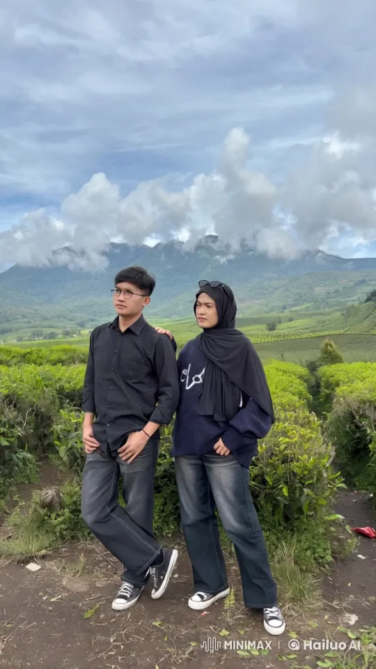 Kung Fu Practitioners Showcase Skills in Tea Fields – AI Generated Video | Hailuo AI