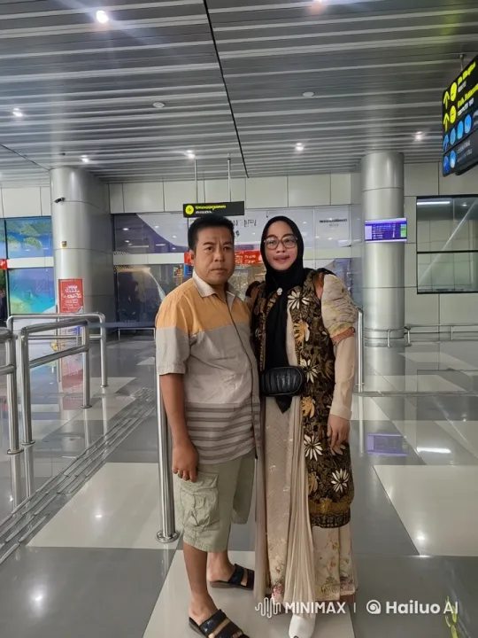 Kungfu Practice in Airport Terminal – AI Generated Video | Hailuo AI