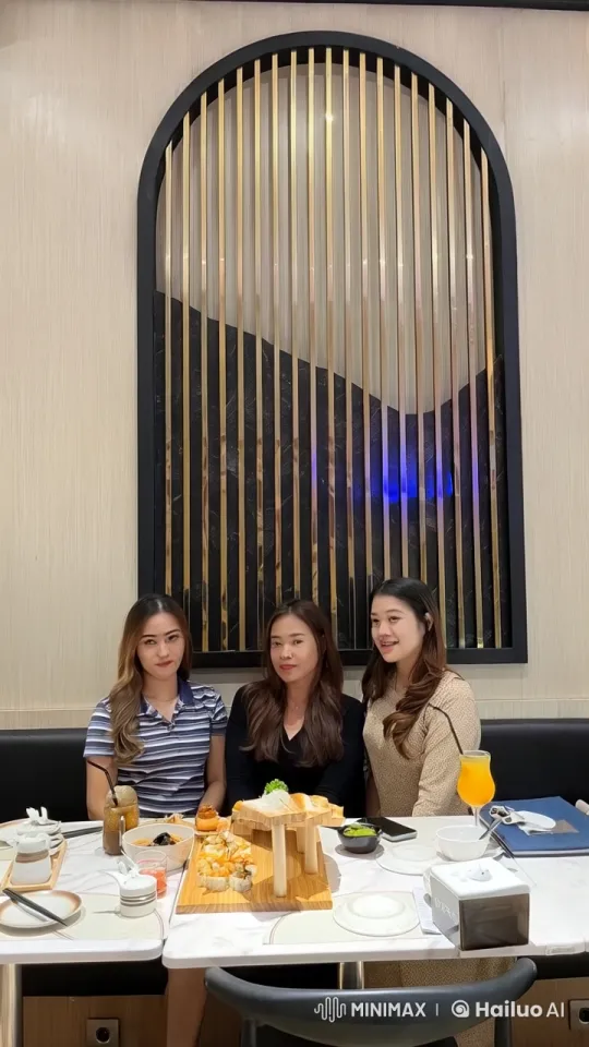 Women Surprise with Kung Fu in Elegant Restaurant – AI Generated Video | Hailuo AI