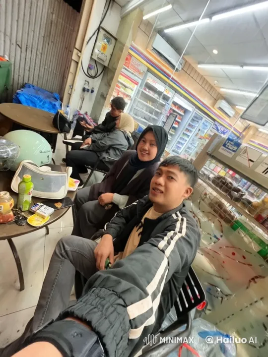 Convenience Store Kungfu: Friends, Snacks, and Martial Arts – AI Generated Video | Hailuo AI
