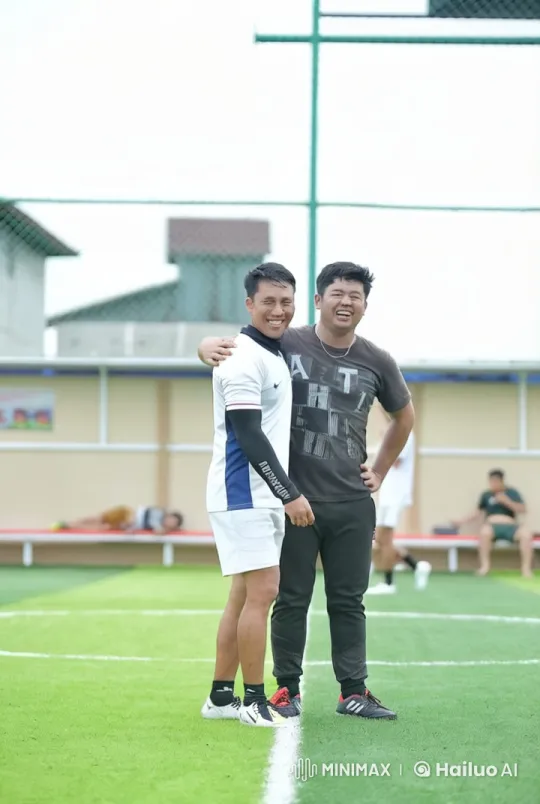 Dynamic Kung Fu Fight on a Sports Field – AI Generated Video | Hailuo AI