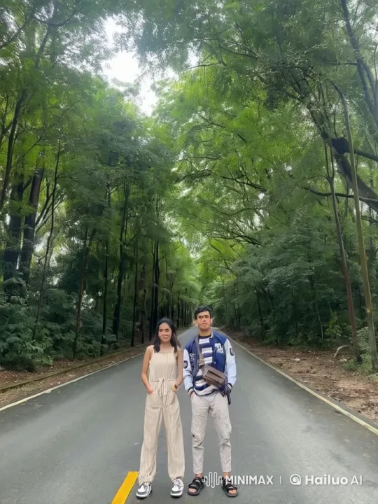 Couple's Physical Altercation in Forested Road Setting – AI Generated Video | Hailuo AI