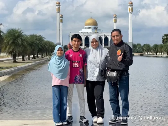 Kung Fu Display by Reflective Pool with Mosque – AI Generated Video | Hailuo AI