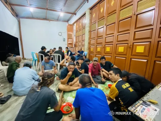 Communal Meal and Fellowship in Brightly Lit Space – AI Generated Video | Hailuo AI