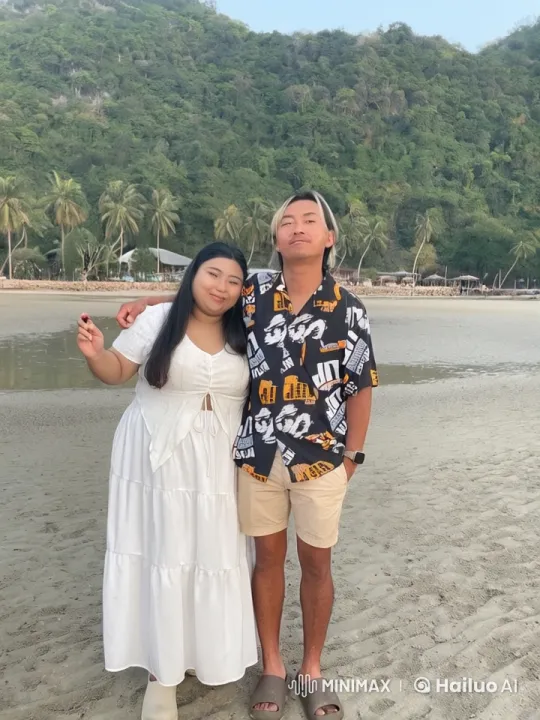 Couple Engages in Energetic Kung Fu on Tranquil Beach – AI Generated Video | Hailuo AI