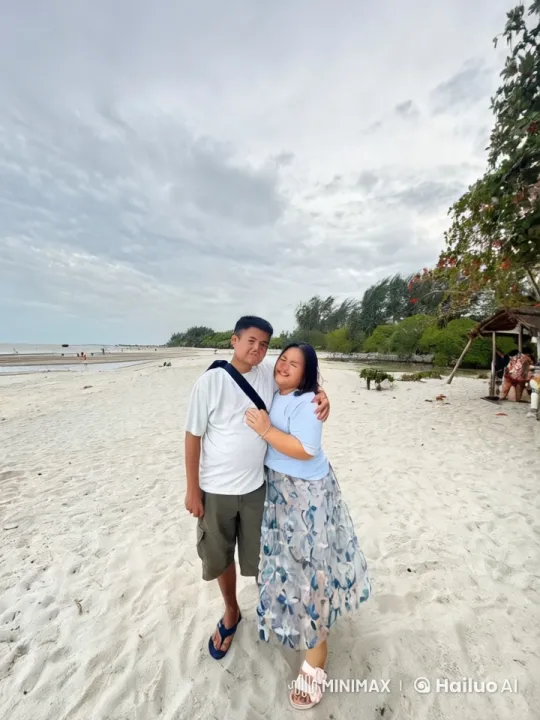 Couples' Comedic Kung Fu Beach Play – AI Generated Video | Hailuo AI