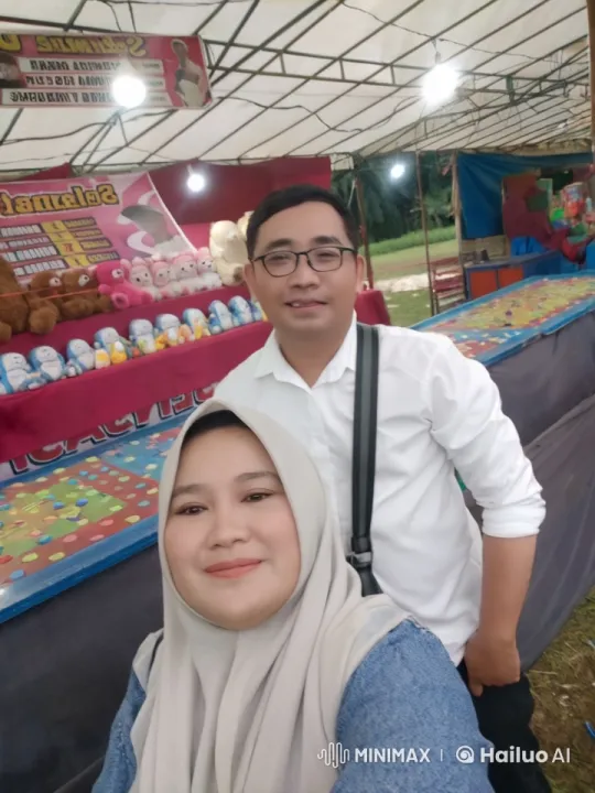 Traditional Kung Fu Duel at Bustling Local Fair – AI Generated Video | Hailuo AI