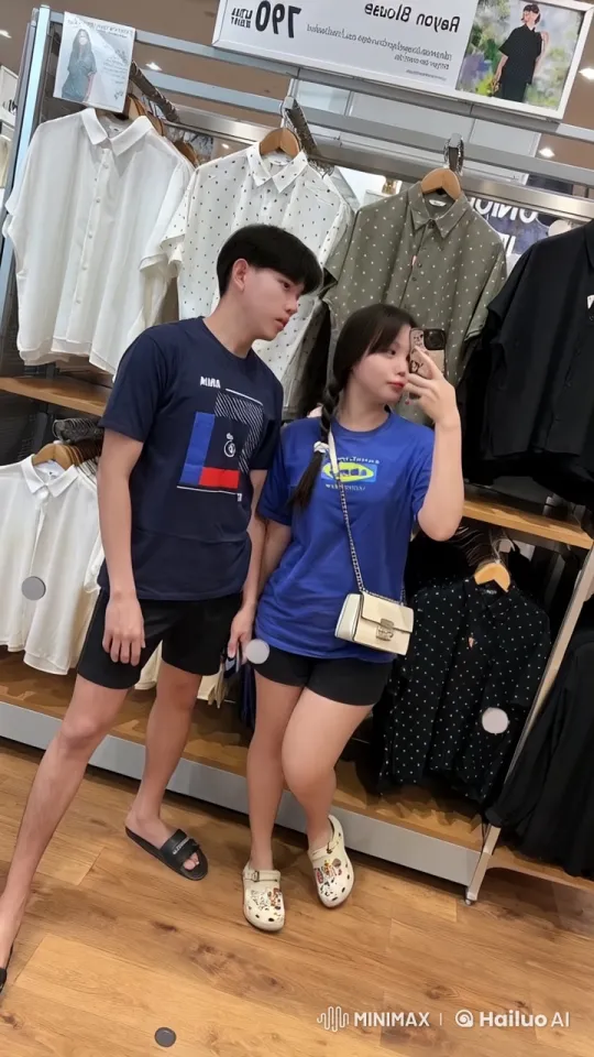 Martial Arts Showdown in Clothing Store Aisle – AI Generated Video | Hailuo AI