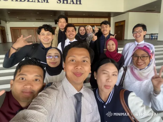 Group Showcases Friendship Through Kungfu and Affection – AI Generated Video | Hailuo AI